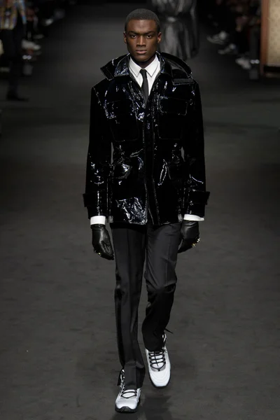 Look 40